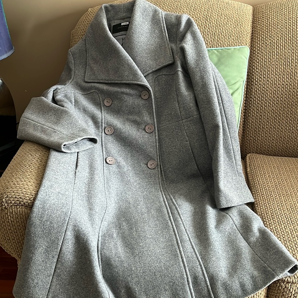 Tahari shawl collar long wool blend coat size L. Soft fabric